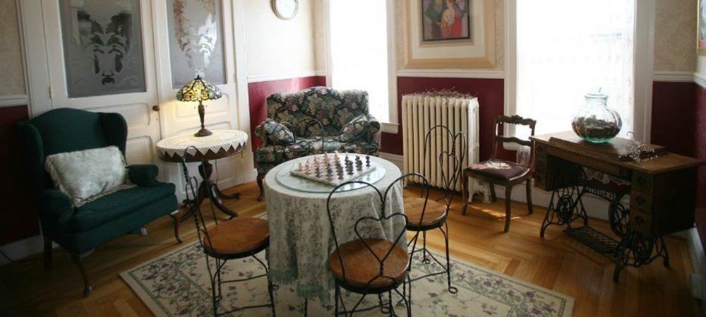 Hickory House Inn Анаконда Екстериор снимка