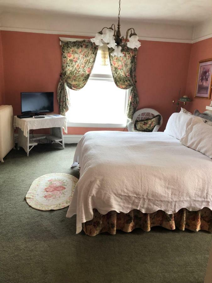 Hickory House Inn Анаконда Екстериор снимка