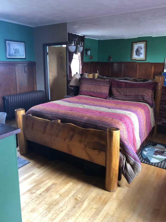 Hickory House Inn Анаконда Екстериор снимка